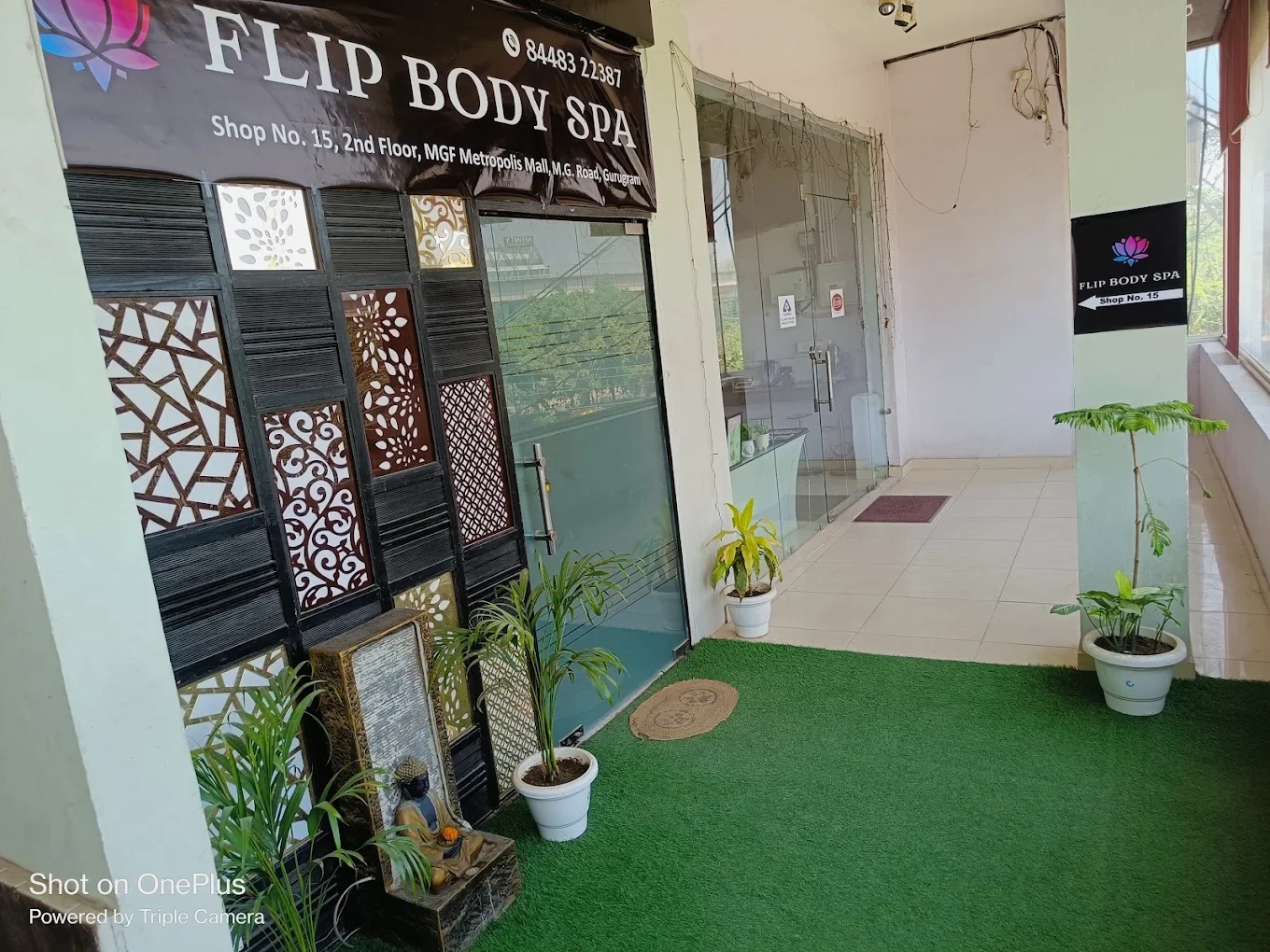 Entrance of Flip Body Spa at Metropolitan Mall Gurgaon